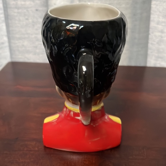 Antique Czech Pottery Figural Pitcher British Beefeater Czechoslovakia - Picture 9 of 15